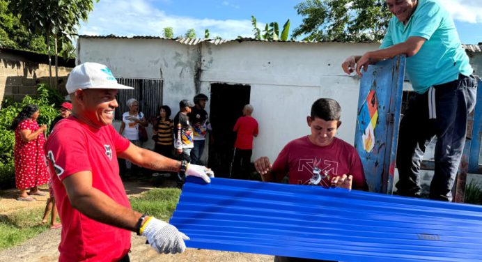 Benefician a más de mil 500 familias con la entrega de láminas de zinc en La Puente