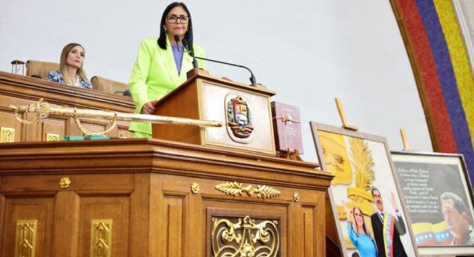 Presidenta encargada llama a la unión por la soberanía e independencia