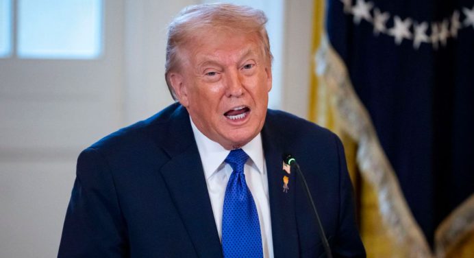 Trump suspende el diálogo con Irán y promete ayuda a manifestantes