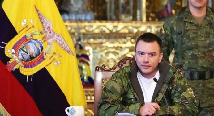 Noboa aplica 30% a importaciones colombianas por falta de apoyo antidrogas