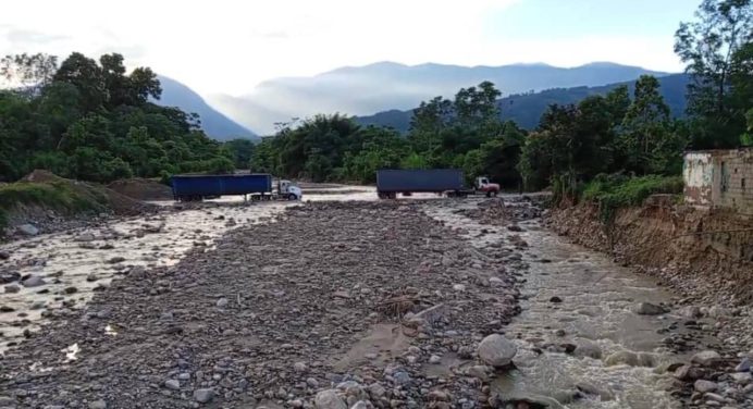 Activan paso provisional en Eje Panamericano de Mérida tras ser afectado por las lluvias