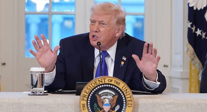 Trump advierte: Flota de barcos está lista para responder a Irán