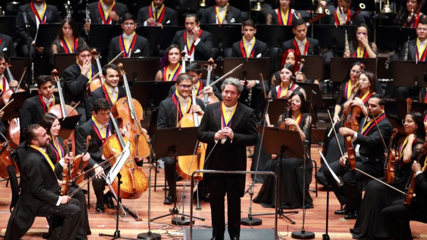 ¡Orgullo venezolano! Orquesta Sinfónica Simón Bolívar nominada por primera vez al Grammy 1 Orquesta Sinfónica Simón Bolívar