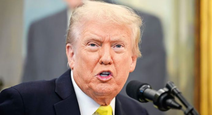 Trump afirma que abrirán las conexiones comerciales aéreas con Venezuela