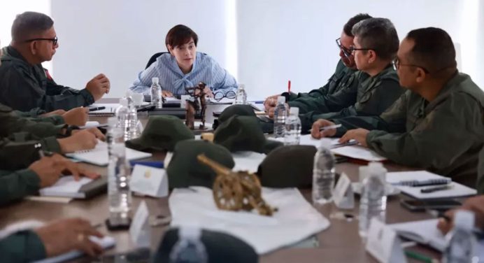 Ministra Gabriela Jiménez y Consejo Científico Militar fortalecen defensa nacional