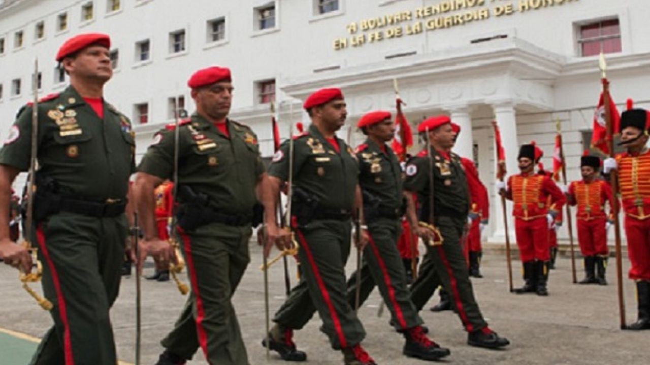 Comandante de la Guardia de Honor