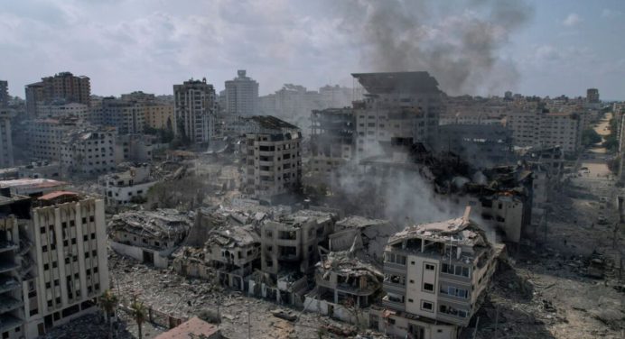 Israel intensifica ataques: Más de 10 muertos en enfrentamientos con milicias gazatíes