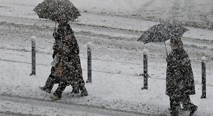 Borrasca Ingrid: España en alerta por olas de hasta 7 metros y temperaturas extremas