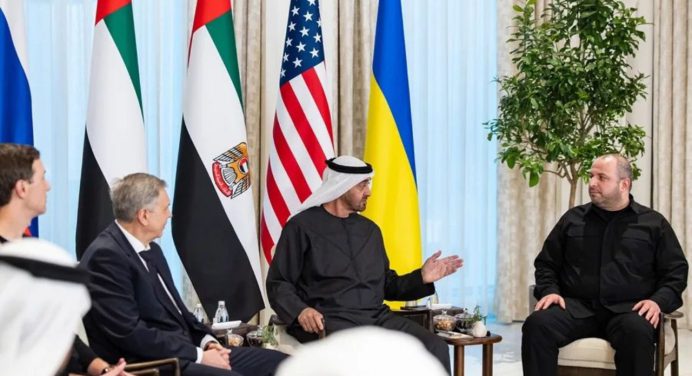 Rusia y Ucrania inician conversaciones para poner fin a la guerra con mediación de EE.UU.