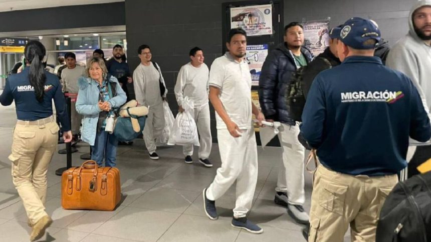 Colombia retoma vuelos