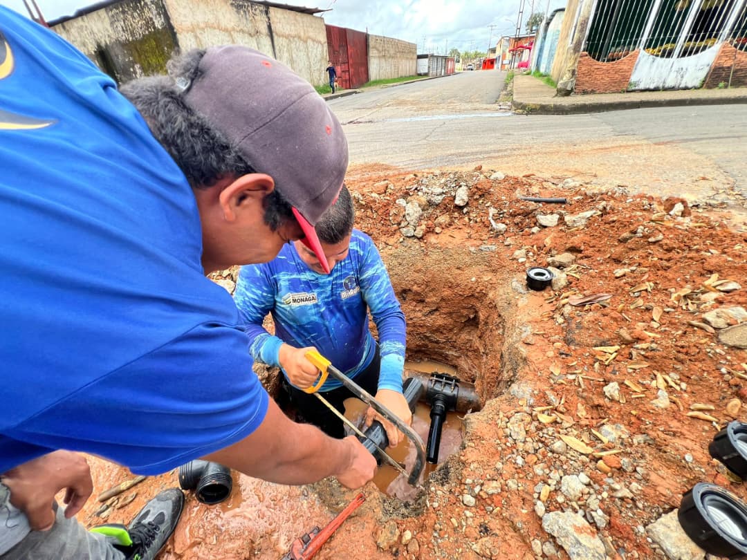 Aguas de Monagas optimiza el suministro en el sector El Silencio de Maturín 2 agua