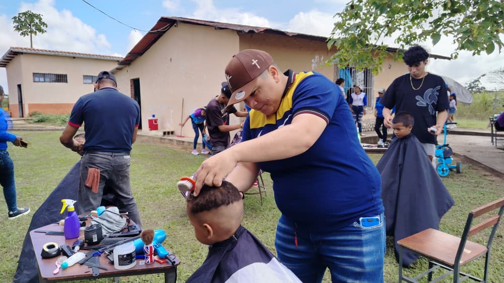 Llevan jornada de asistencia integral a la comuna Simón Bolívar de Caicara 3 caicara2