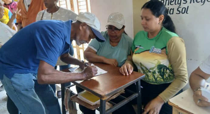 Eligen voceros del Consejo campesino de Cedeño