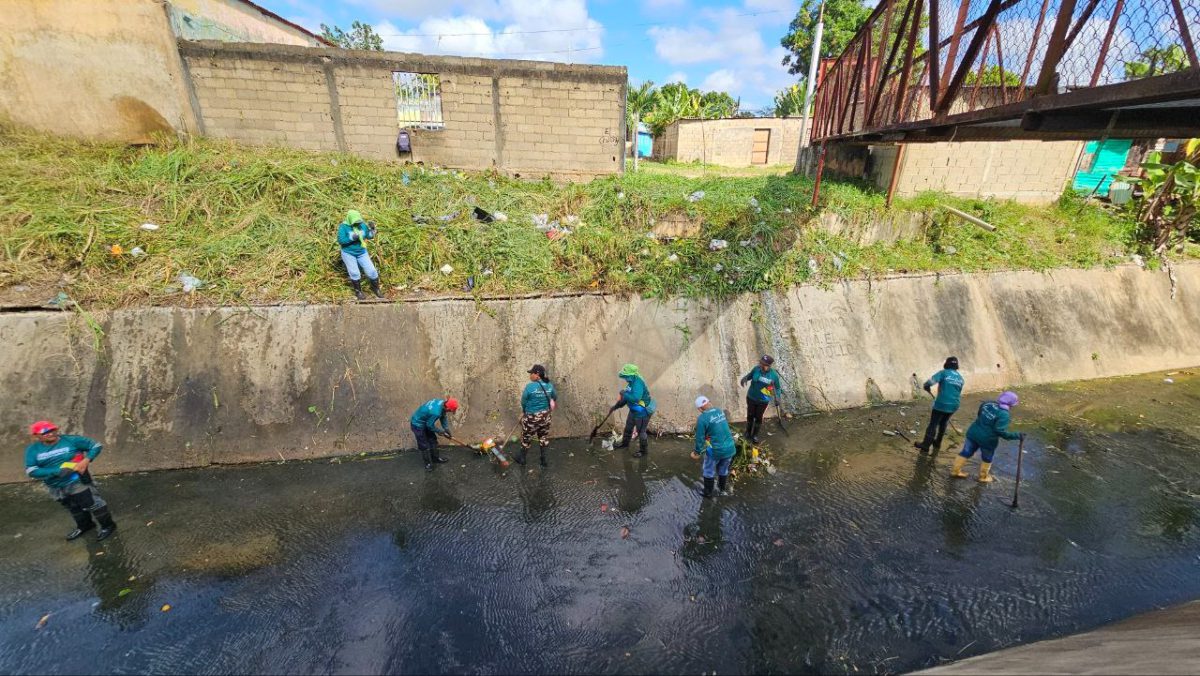 Programa de Mitigación de Riesgos saneó el Caño Universidad 2 cano3