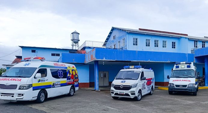 Alcalde Junior Ortiz realiza entrega de tres ambulancias al Hospital de Caripito