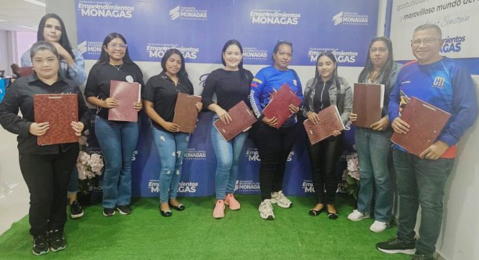 Gobernador Luna entrega los primeros 10 créditos del 2026 a emprendedores de Maturín