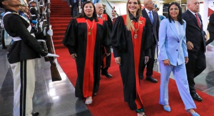 Delcy Rodríguez anunció amnistía general para presos políticos y cierre del Helicoide