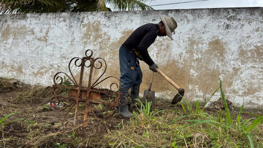 Alcaldía de Maturín brinda atención al cementerio del sector La Cruz