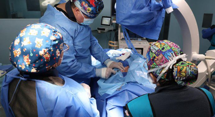 Cardiovascular de Oriente implanta siete marcapasos en primera jornada del 2026