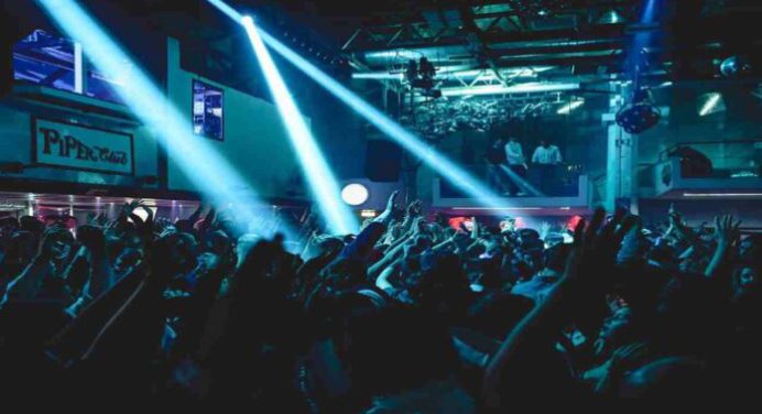 Clausurada famosa discoteca de Roma tras controles después del incendio en bar de Suiza