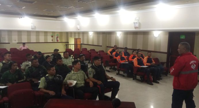 Capacitan a funcionarios de Polimaturín en el manejo de materiales peligrosos