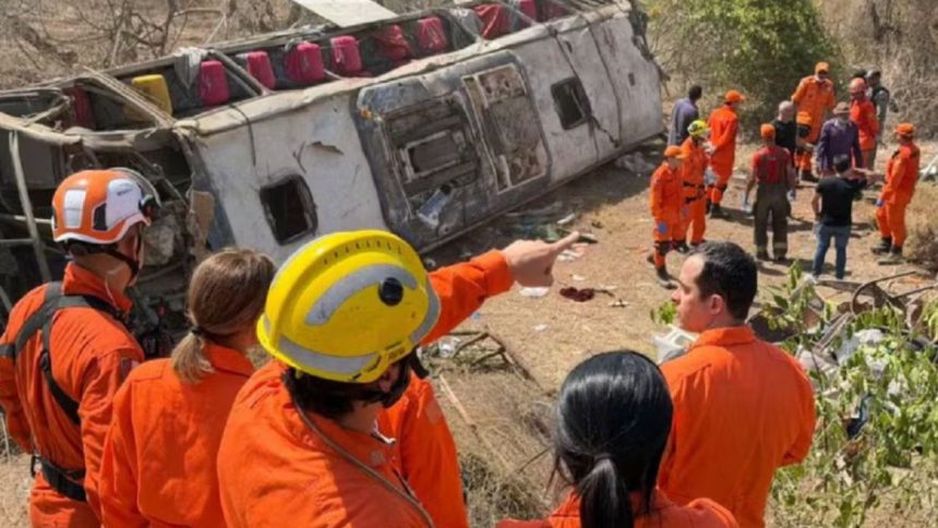 Accidente de autobús en Brasil deja quince peregrinos muertos 1 autobús en Brasil