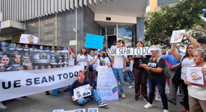 Diputados de la AN se reúnen con familias de presos políticos para escuchar sus demandas