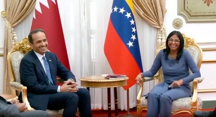 Delcy Rodríguez recibe al primer ministro de Catar, Mohammed Bin Abdulrahman Al Thani