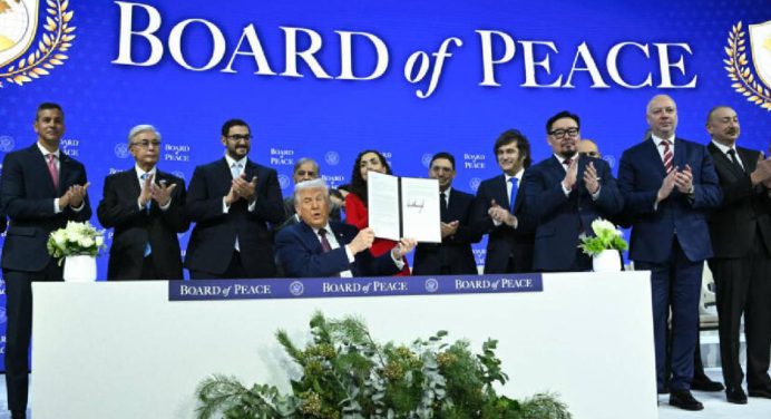 Trump recibe a representantes de más de 40 países en primera reunión de la Junta de Paz