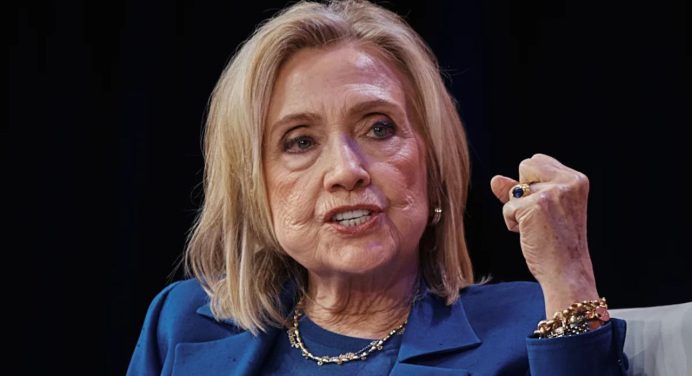 Hillary Clinton negó ante el Congreso conocer a Epstein y sus delitos