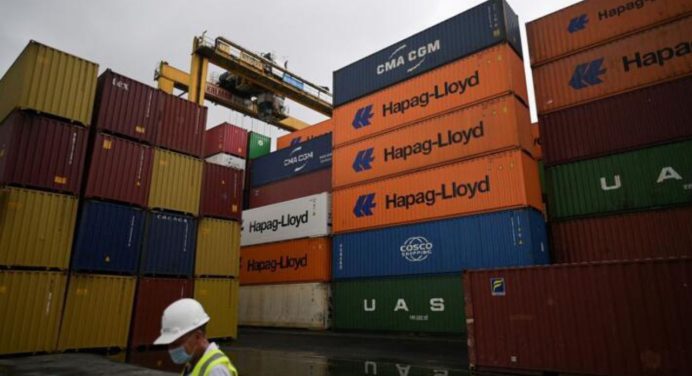 Ecuador aumenta impuestos a productos colombianos al 50 % por seguridad fronteriza