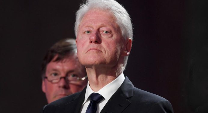 Clinton se defiende: No sabía nada de Epstein y no cometí ningún delito