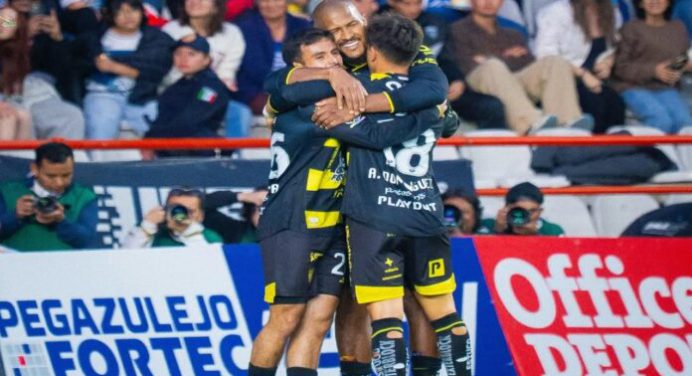 Salomón Rondón anotó su tercer gol del año en el triunfo del Pachuca