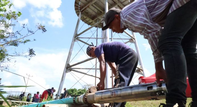 Alcaldesa Ana Fuentes entregó bomba de agua en la comunidad Ciudad Colonial