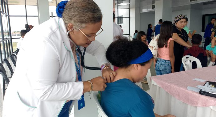 Atienden a más de 2 mil familias en jornada médica de Aguasay