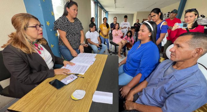 10 parejas contrajeron matrimonio en vísperas del día del amor y la amistad