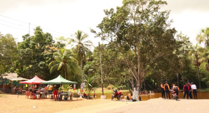 Lunes de Carnaval: Temporadistas visitan balnearios de Boquerón de Amana y Mapirito