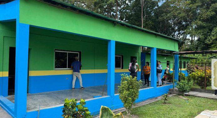 Avanza rehabilitación de la Unidad Educativa “Santiago Mariño” en Caripito