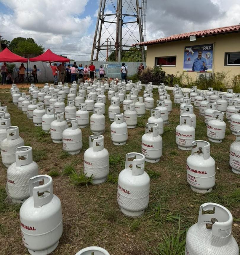 Sustituyen 150 cilindros de gas en la comuna Avanzadora de Las Cocuizas 1 cilindros