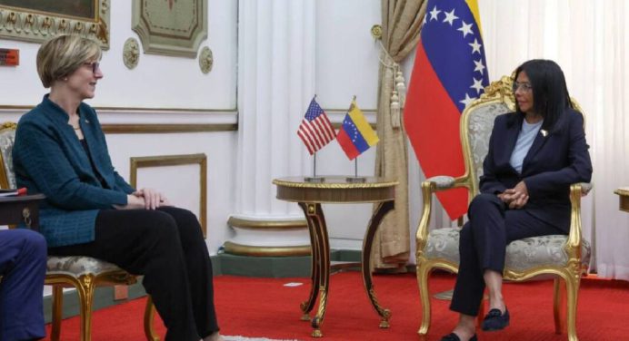Delcy Rodríguez se reunió con encargada de negocios de EE.UU.