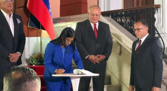 Presidenta Rodríguez al promulgar Ley de Amnistía: Hay que saber pedir perdón