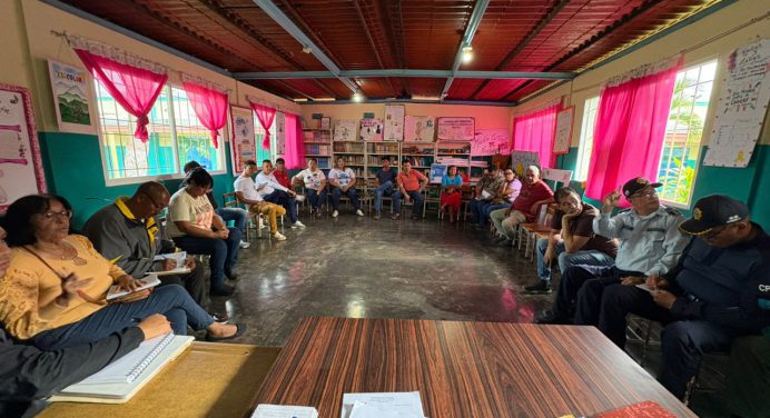 Comerciantes de Jusepín reciben orientación sobre deberes tributarios