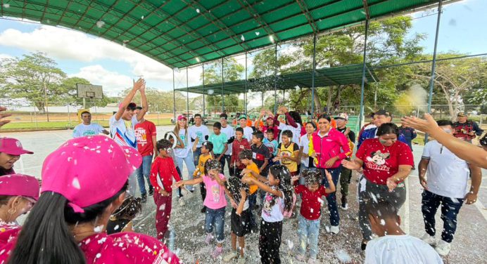 «Carnavales Ríe – Viva Venezuela 2026» lleva alegría a la parroquia Jusepín