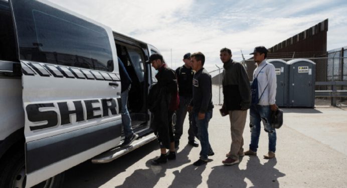 Tribunal autoriza detención de migrantes indocumentados sin derecho a fianza en EE.UU.