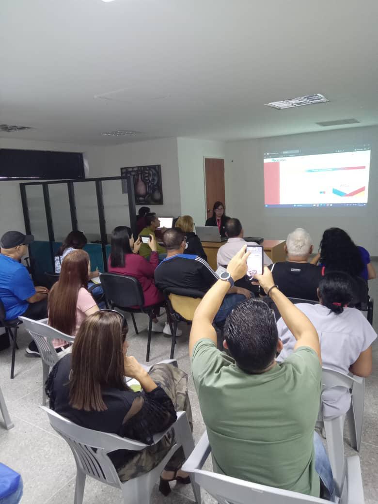 Odontólogos de Monagas actualizan conocimientos con el SACS 2 odontologo2