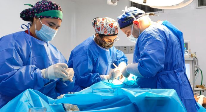 En Maturín operan a 60 trabajadores del sector educativo en el Hospital Simón Bolívar