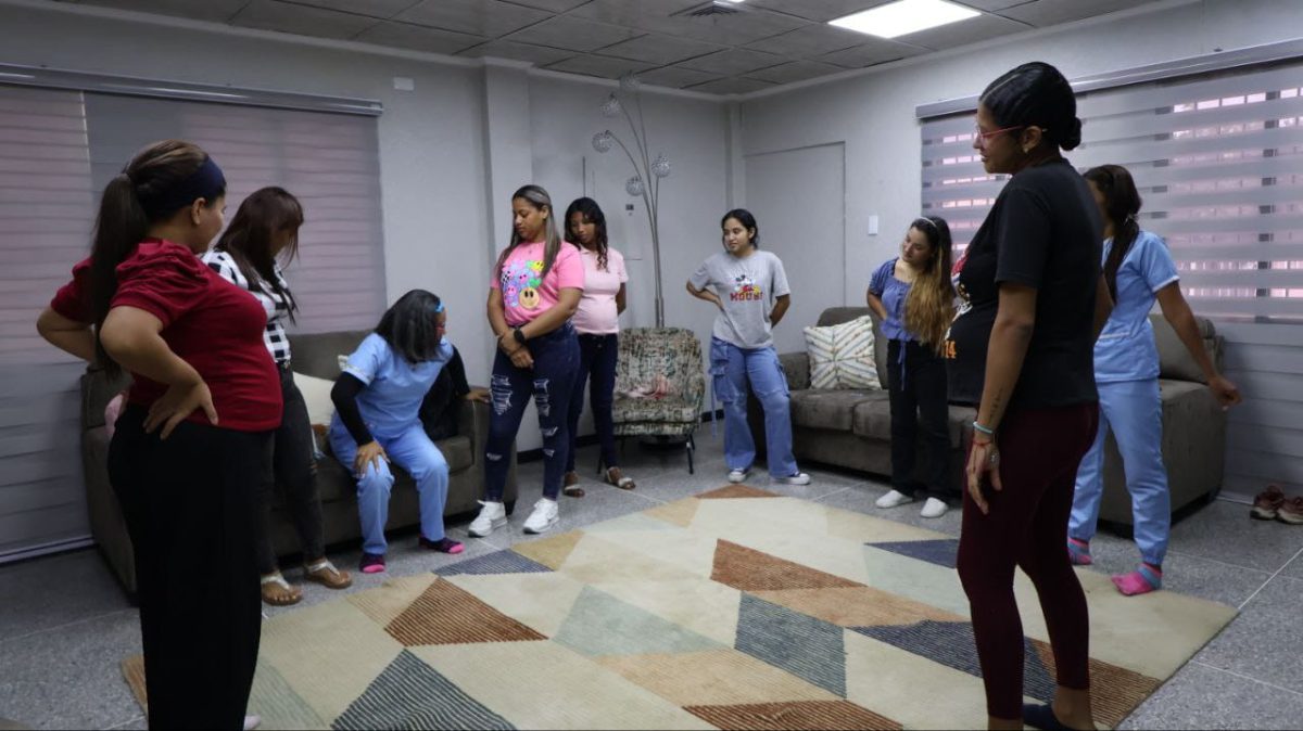 Mujeres embarazadas son atendidas con ejercicios prenatales en el Immufa 3 parto3