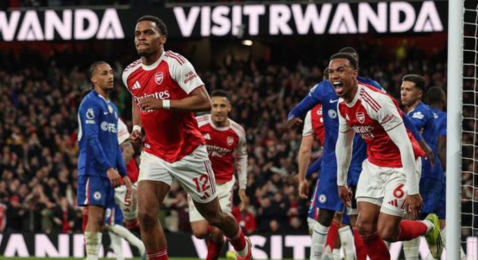 Arsenal se impuso en el derby para apoderarse de Londres