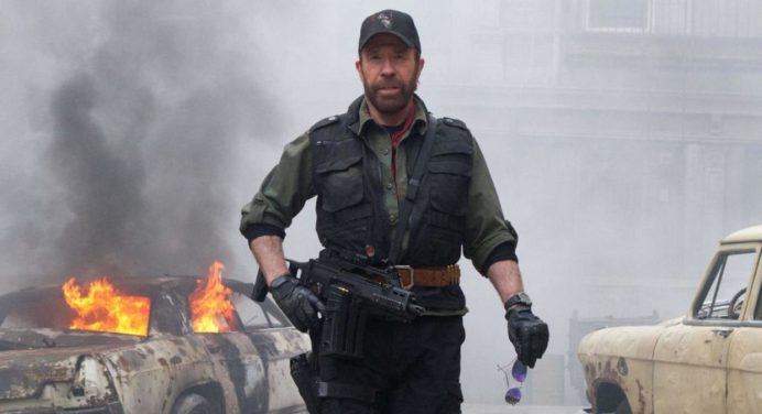 Chuck Norris es hospitalizado de urgencia