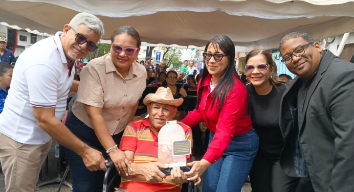 Monaguenses celebran legado musical con mural y presencia de Gualberto Ibarreto‎